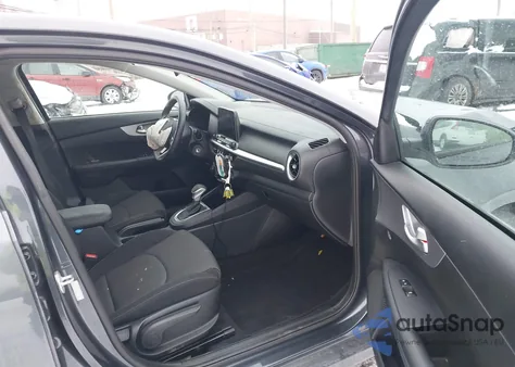 2022 Kia Forte Lxs z USA, uszkodzony, nr VIN 3KPF24AD4NE485402